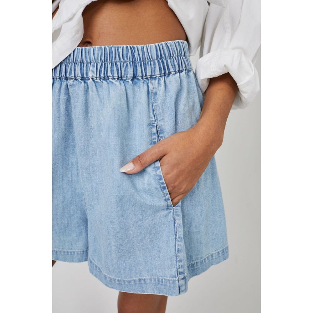 FREE PEOPLE Get Free Chambray Pull On Shorts / Lady Liberty - Picture 5 of 11